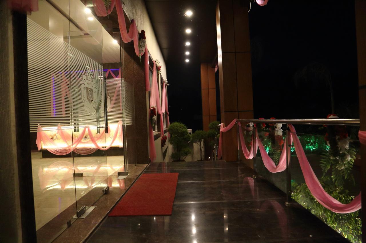 Regal Hotel And Restaurant Mathura Extérieur photo