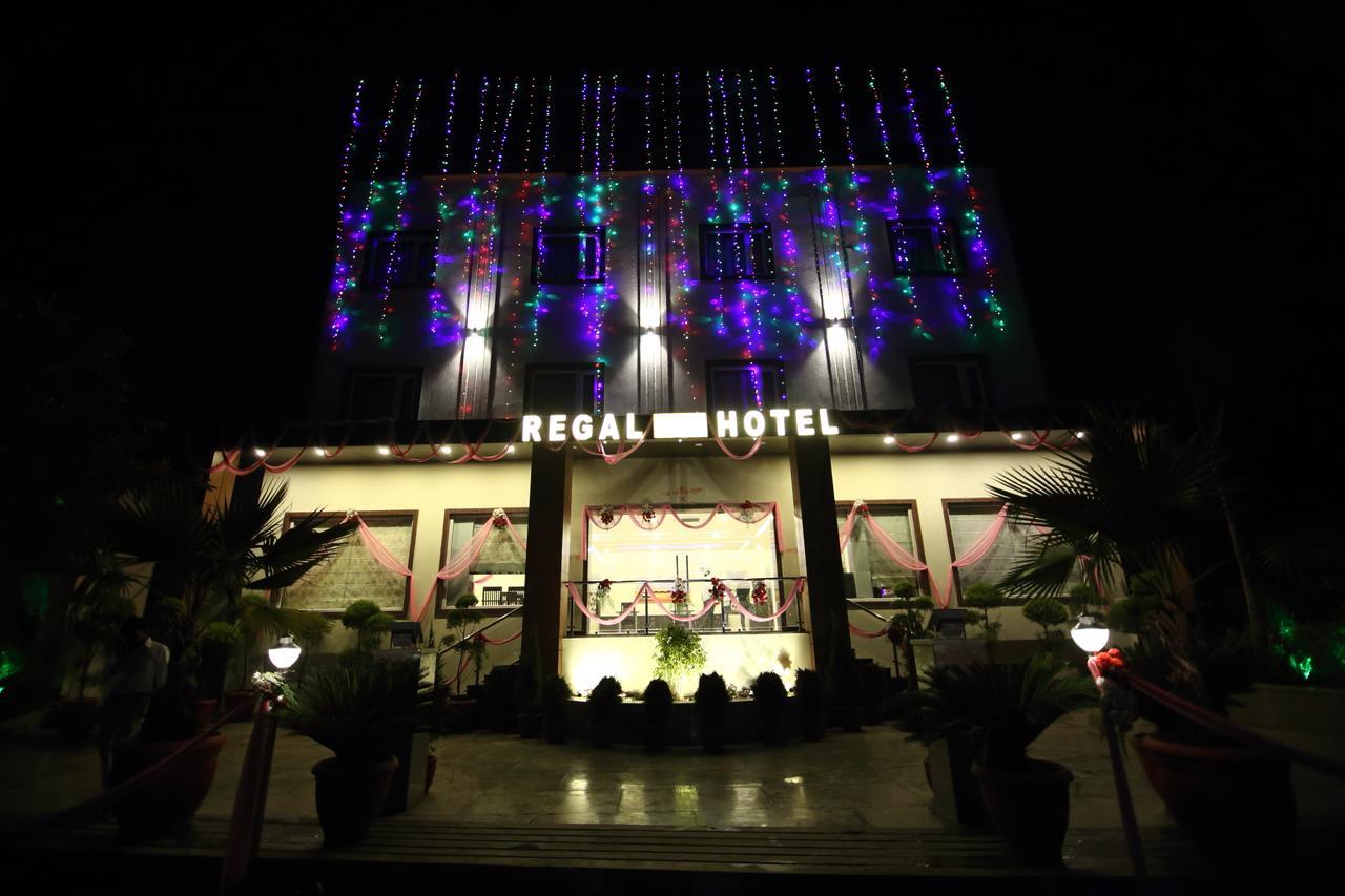 Regal Hotel And Restaurant Mathura Extérieur photo