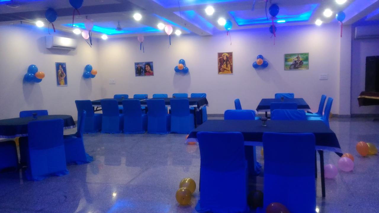 Regal Hotel And Restaurant Mathura Extérieur photo