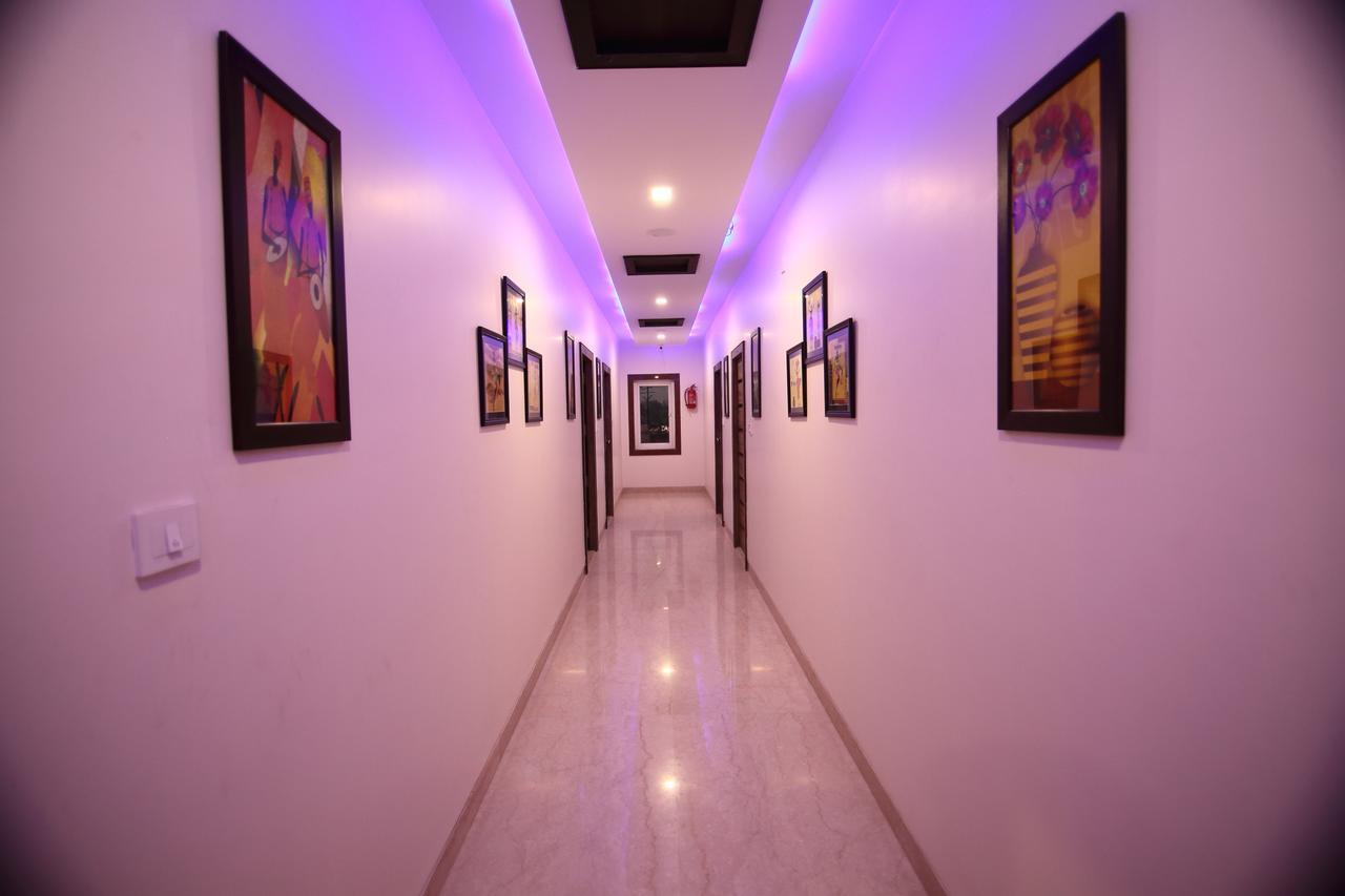 Regal Hotel And Restaurant Mathura Extérieur photo