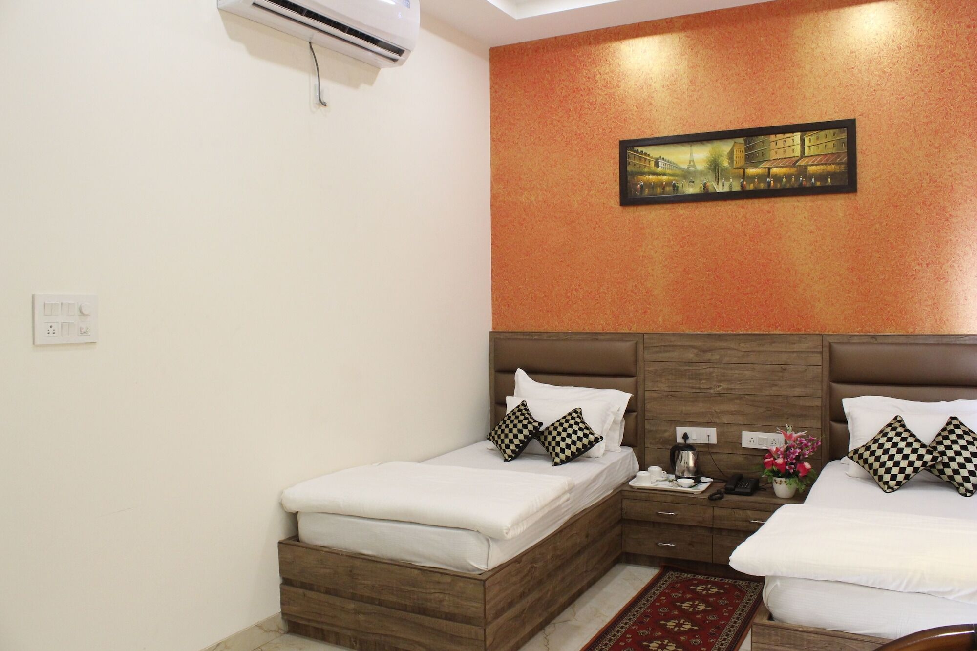 Regal Hotel And Restaurant Mathura Extérieur photo